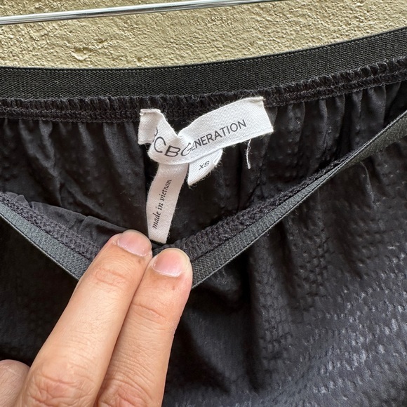 Black pencil skirt by BCBG - Picture 4 of 5